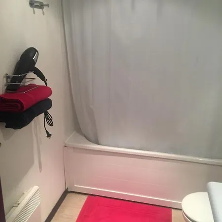 Family Saint Vincent 4 Pers Gare Wifi דירה לורדה